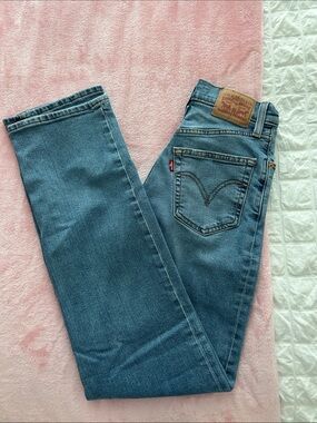 Levi's High Rise Ribcage Straight Jeans 24x32